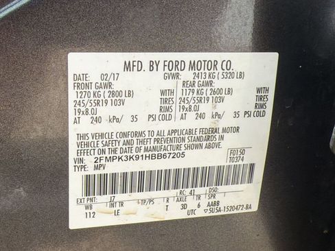Used 2017 Ford Edge Titanium w/ Technology Package FWD image 19
