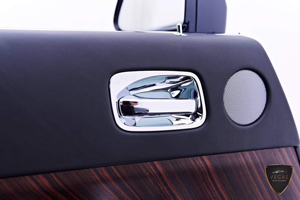 Used 2017 Rolls-Royce Wraith RWD image 42