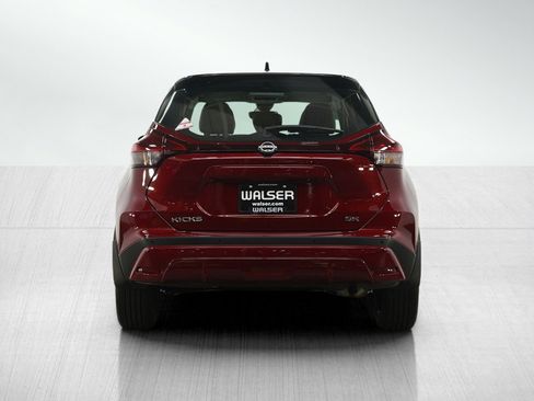 Used 2022 Nissan Kicks SR w/ Premium Package FWD image 4