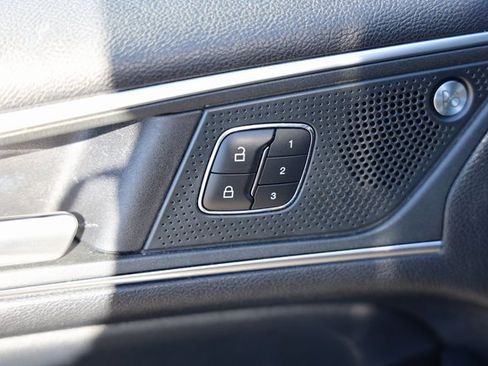 Used 2019 Ford Edge ST image 22