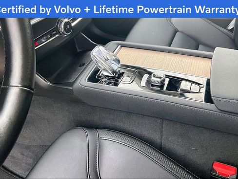 Certified 2025 Volvo XC90 B6 Plus image 19