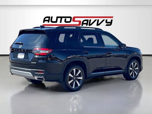 Used 2024 Honda Pilot Touring image 7