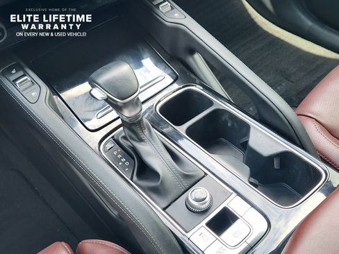 Used 2024 Kia Telluride SX w/ Towing Package FWD image 18
