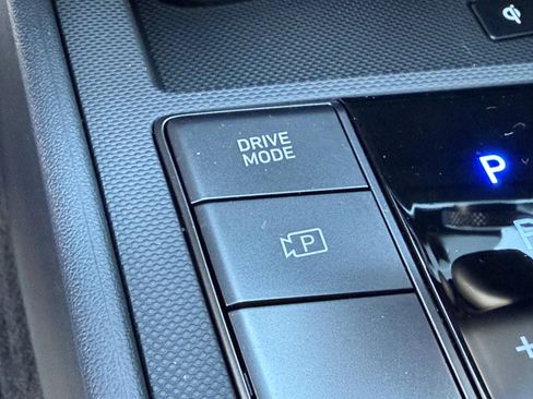 New 2025 Hyundai Elantra Sport image 11