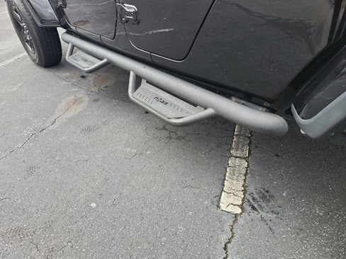 Certified 2021 Jeep Gladiator Sport image 11