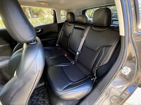 Used 2020 Jeep Compass Latitude image 19