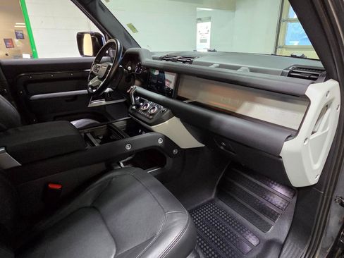 Used 2023 Land Rover Defender 110 SE AWD/4WD image 22