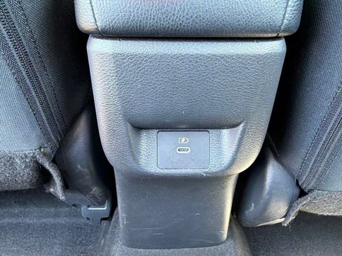 Used 2024 Nissan Versa SR FWD image 24
