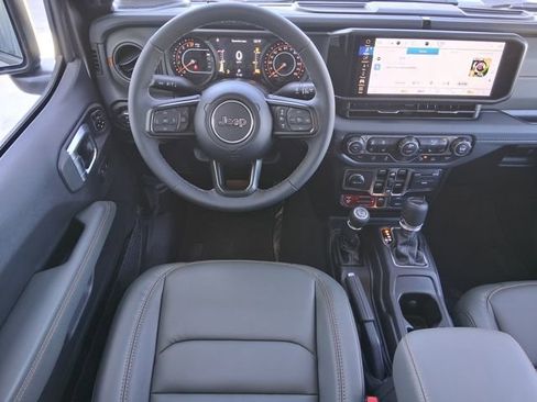 New 2026 Jeep Gladiator Mojave image 13