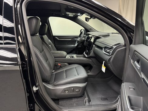New 2026 GMC Acadia Elevation w/ Elevation Premium Package AWD/4WD image 19