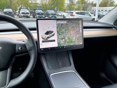 Used 2021 Tesla Model Y Long Range AWD/4WD image 18