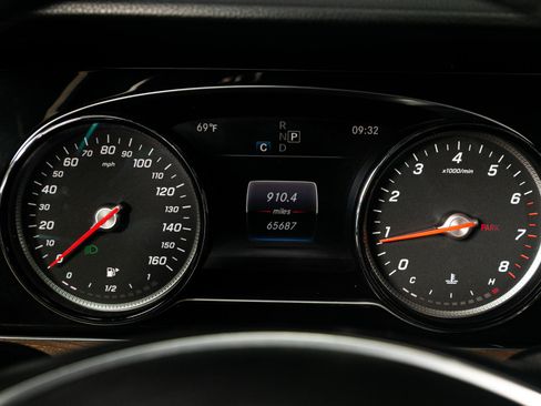 Used 2018 Mercedes-Benz E 300 E 300 RWD Sedan w/ Premium 1 Package image 10