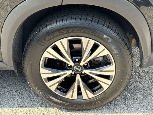 Used 2023 Nissan Rogue SV image 19