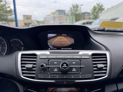 Used 2016 Honda Accord LX image 16
