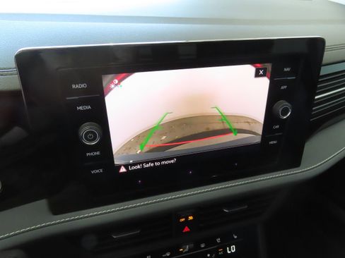 New 2026 Volkswagen Jetta SEL image 18