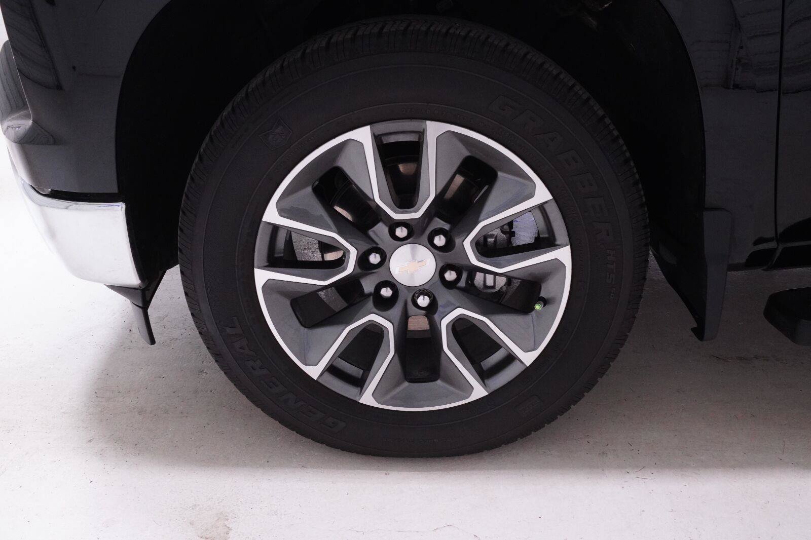 Used 2025 Chevrolet Silverado 1500 LT w/ Texas Edition Plus RWD image 30