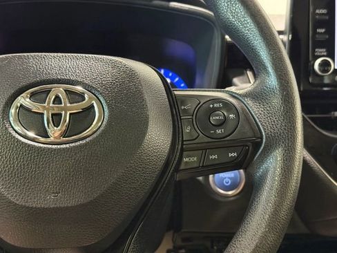 Used 2022 Toyota Corolla LE FWD image 16