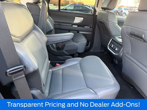 New 2025 Ford Expedition Active image 19