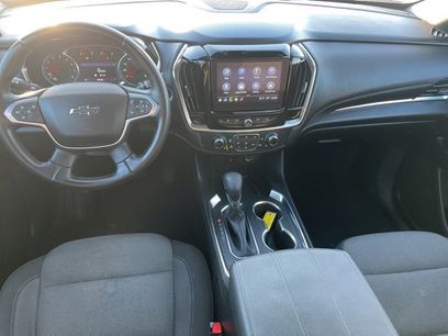 Used 2023 Chevrolet Traverse LT