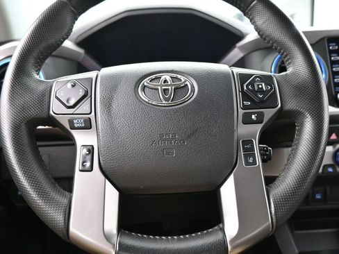 Used 2022 Toyota Tacoma SR5 RWD image 23