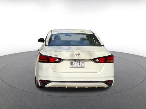 Used 2025 Nissan Altima 2.5 SV image 12