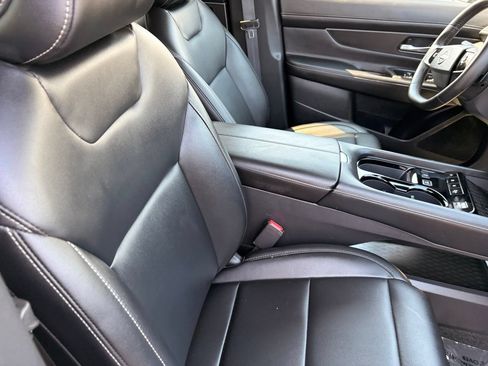 Certified 2025 Nissan Murano SV w/ Cargo Package AWD/4WD image 10