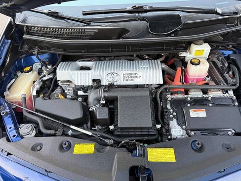 Used 2014 Toyota Prius V Three image 17