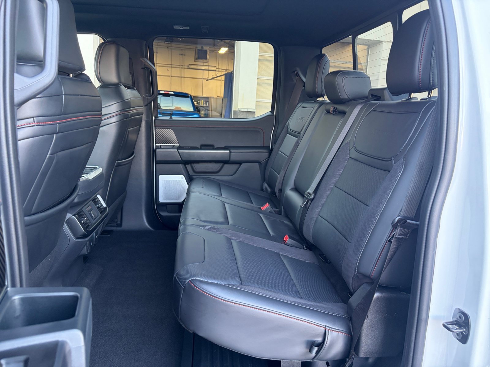Used 2025 Ford F150 Raptor AWD/4WD image 27