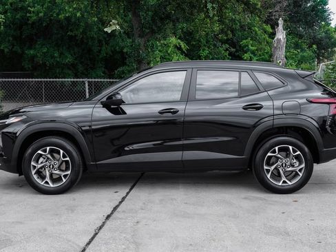 Used 2024 Chevrolet Trax LT w/ Driver Confidence Package FWD image 20