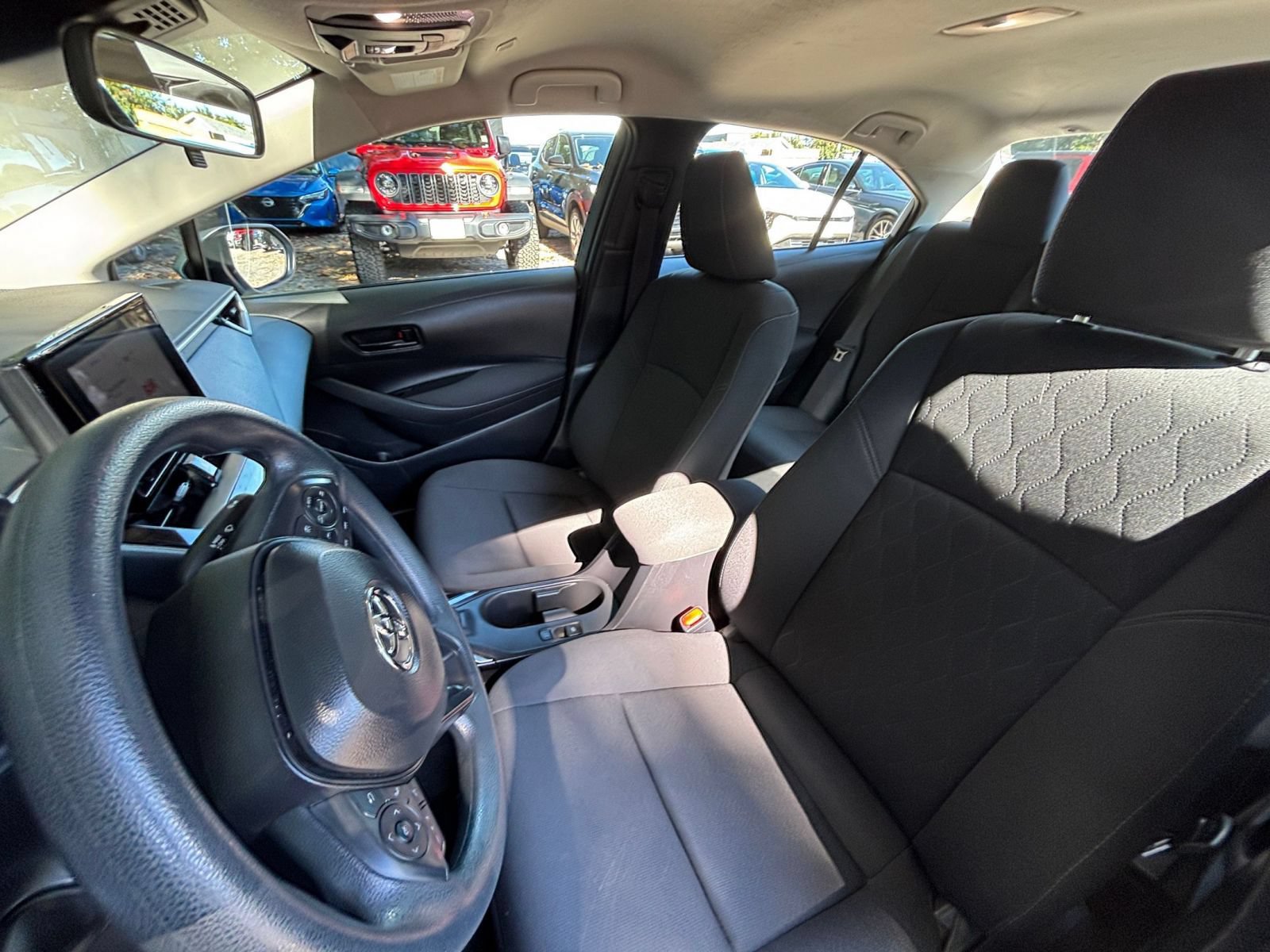 Used 2025 Toyota Corolla LE FWD image 35