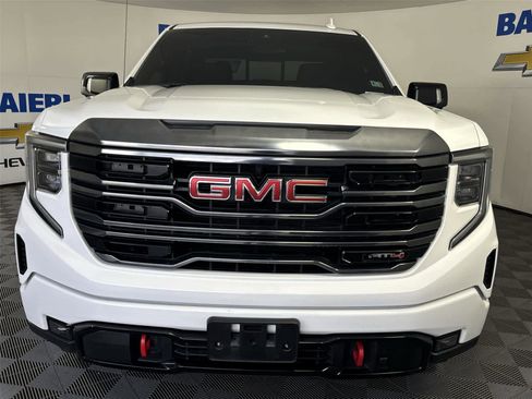 Used 2022 GMC Sierra 1500 AT4 w/ AT4 Preferred Package AWD/4WD image 8