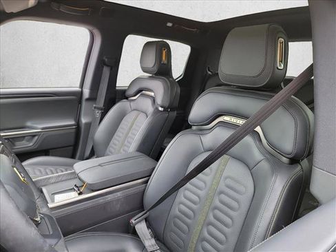 Used 2025 Rivian R1T Adventure AWD/4WD image 13