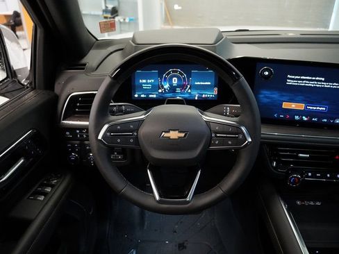 New 2025 Chevrolet Suburban Premier AWD/4WD image 10