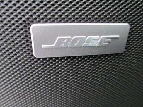 New 2026 GMC Sierra 1500 SLT w/ SLT Convenience Package image 17