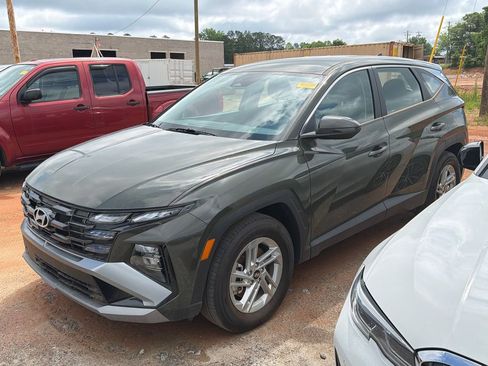 Used 2026 Hyundai Tucson SE FWD image 1