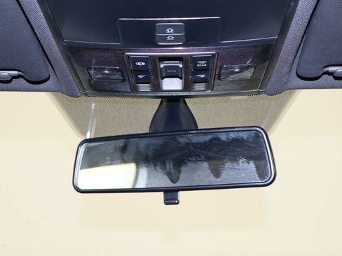 Used 2020 Volkswagen Tiguan SE R-Line FWD image 28