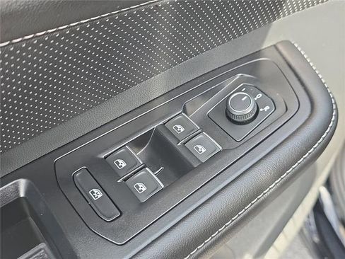 Used 2026 Volkswagen Atlas SE FWD image 15