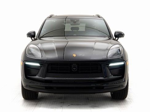 New 2025 Porsche Macan image 30
