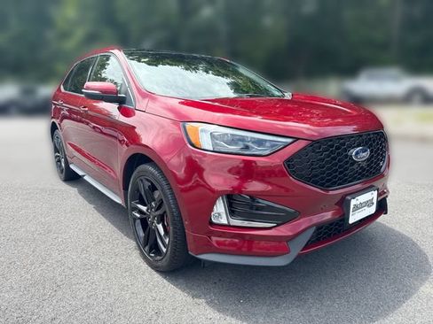 Certified 2019 Ford Edge ST w/ Equipment Group 401A AWD/4WD image 2