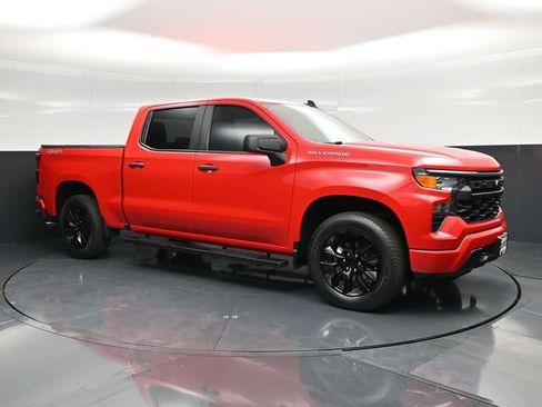 Used 2023 Chevrolet Silverado 1500 Custom AWD/4WD image 3
