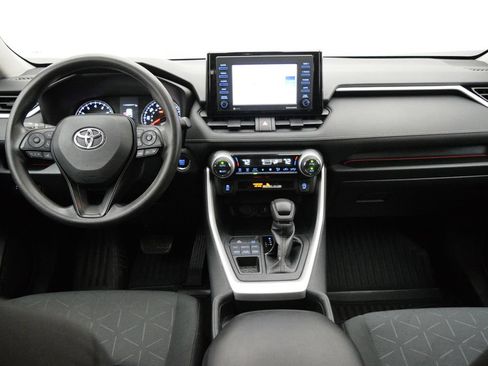 Used 2020 Toyota RAV4 XLE w/ Carpet Mat Package AWD/4WD image 17