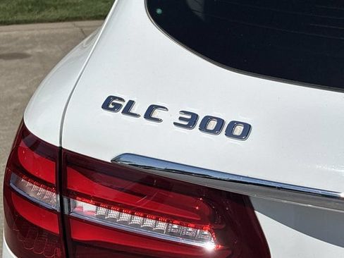 Used 2018 Mercedes-Benz GLC 300 4MATIC image 6