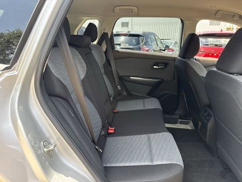 Used 2023 Nissan Rogue SV FWD image 29