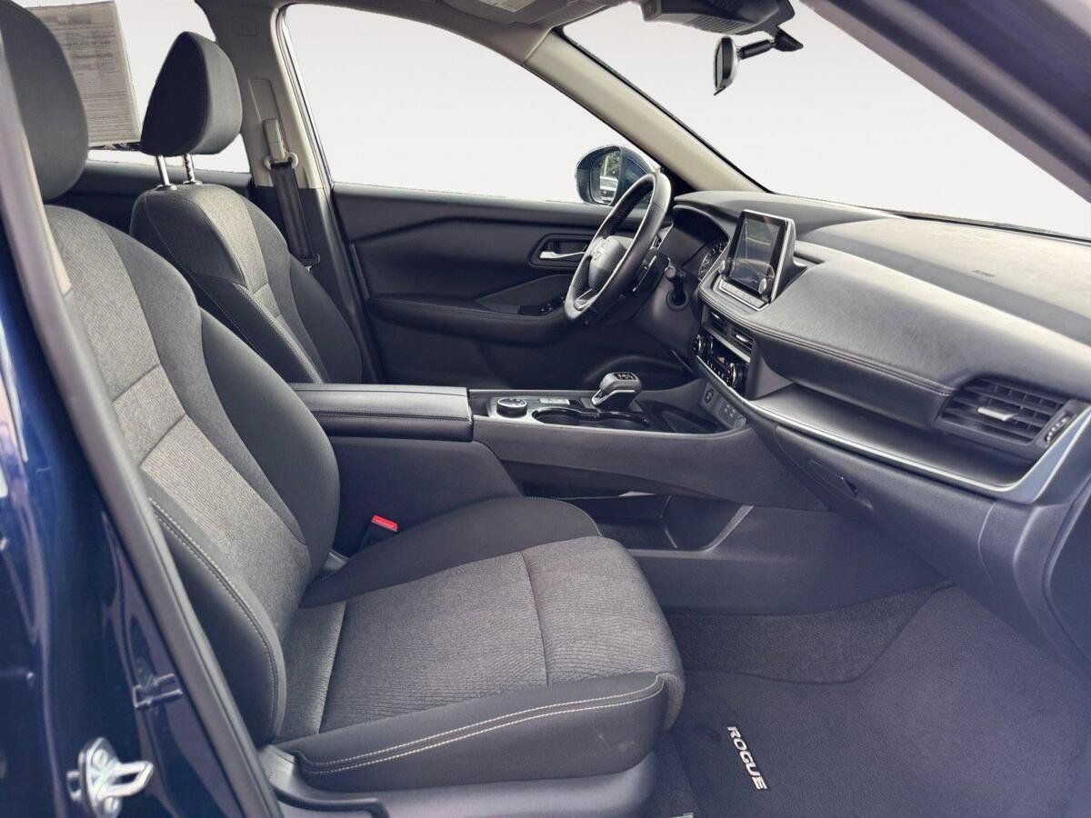 Certified 2025 Nissan Rogue SV AWD/4WD image 15