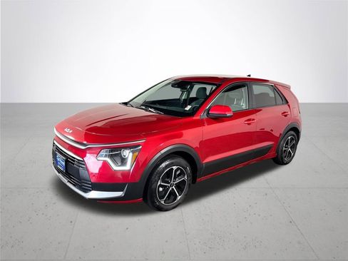 Certified 2023 Kia Niro LX image 2