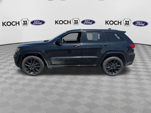 Used 2021 Jeep Grand Cherokee Laredo X AWD/4WD image 4
