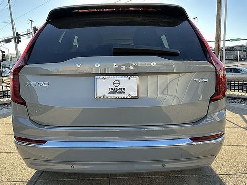 New 2026 Volvo XC90 T8 Ultra w/ Protection Package Premier image 9