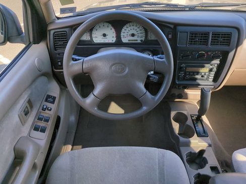 Used 2002 Toyota Tacoma PreRunner w/ SR5 Pkg w/ Chrome Pkg RWD image 16