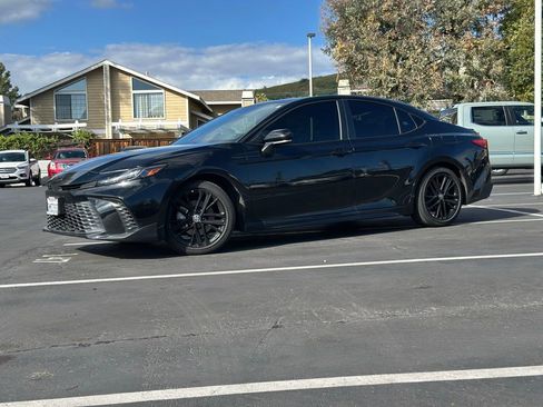 Used 2025 Toyota Camry SE w/ Multimedia Upgrade Package image 1