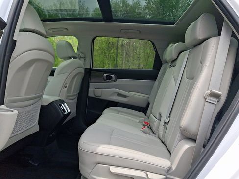 Certified 2023 Kia Sorento S w/ Panoramic Sunroof Package AWD/4WD image 11